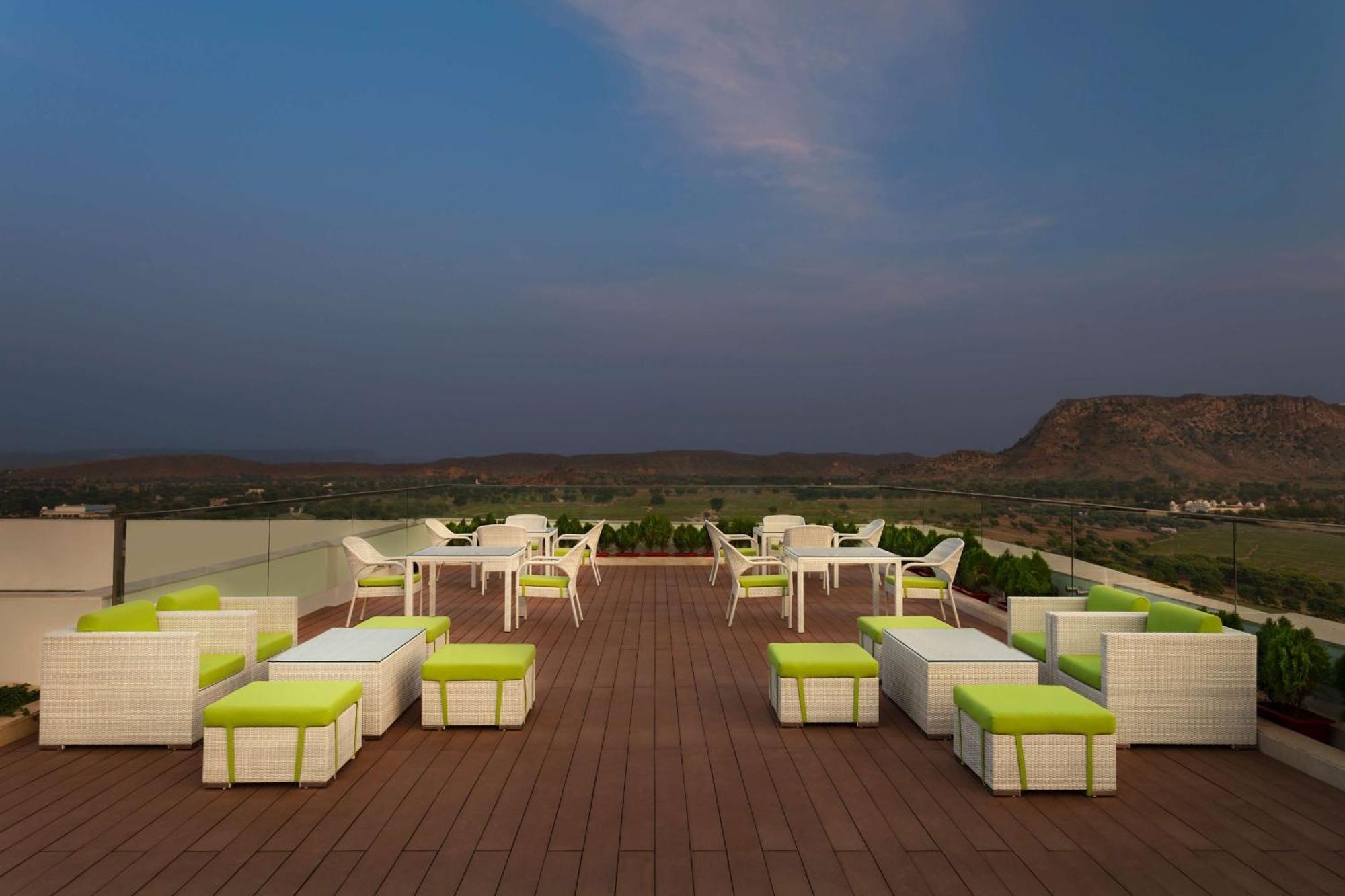 Doubletree By Hilton Jaipur Amer Екстериор снимка