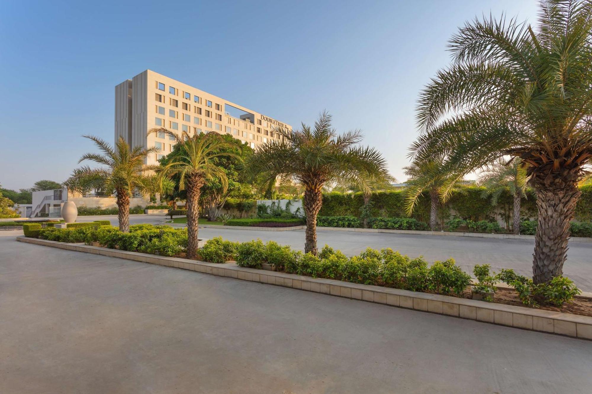 Doubletree By Hilton Jaipur Amer Екстериор снимка